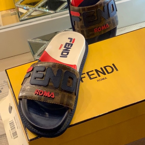 FENDI Pool slide - Picture 3 of 6